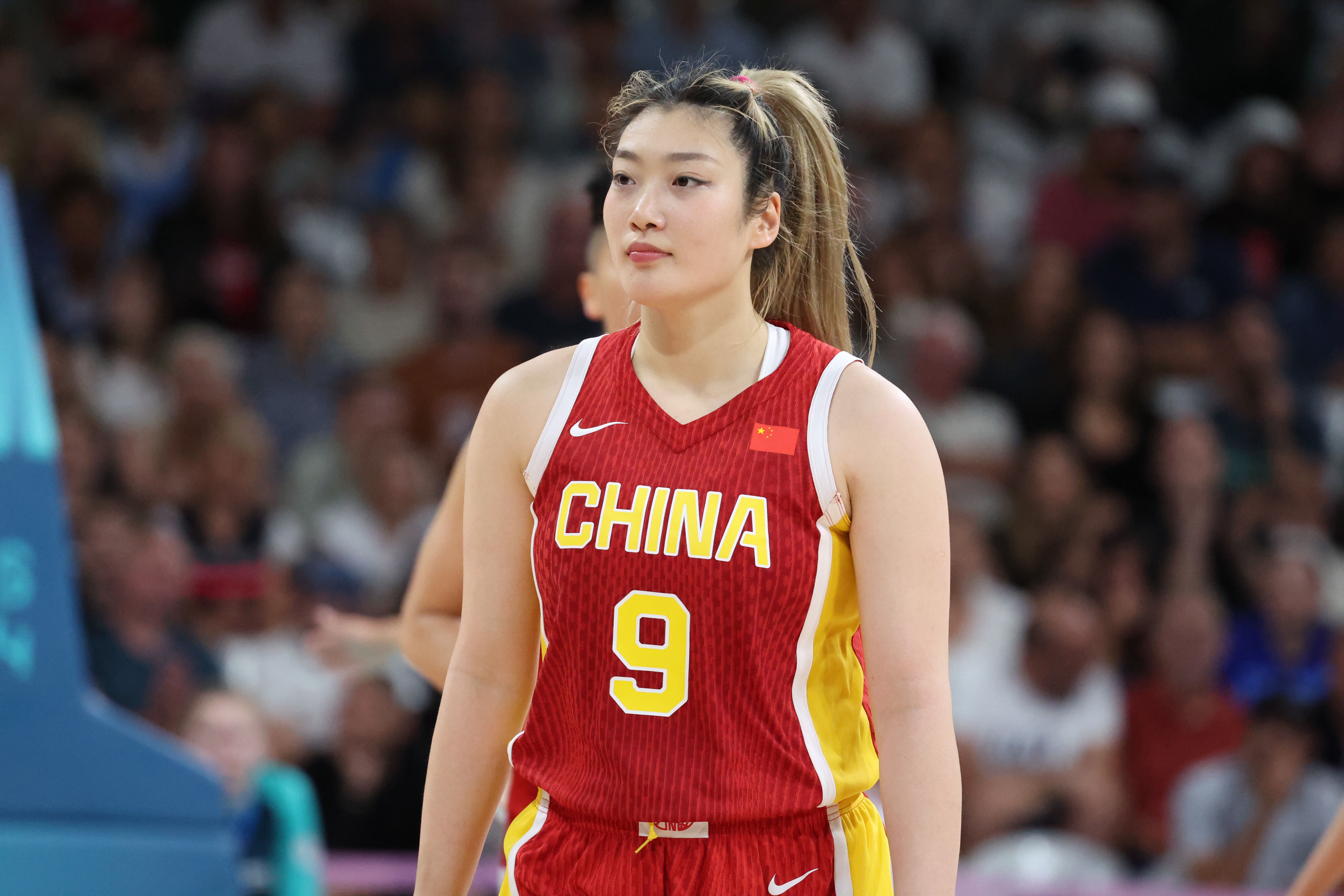 李梦三八妇女节更博:致敬每一个我们 祝我们节日快乐!