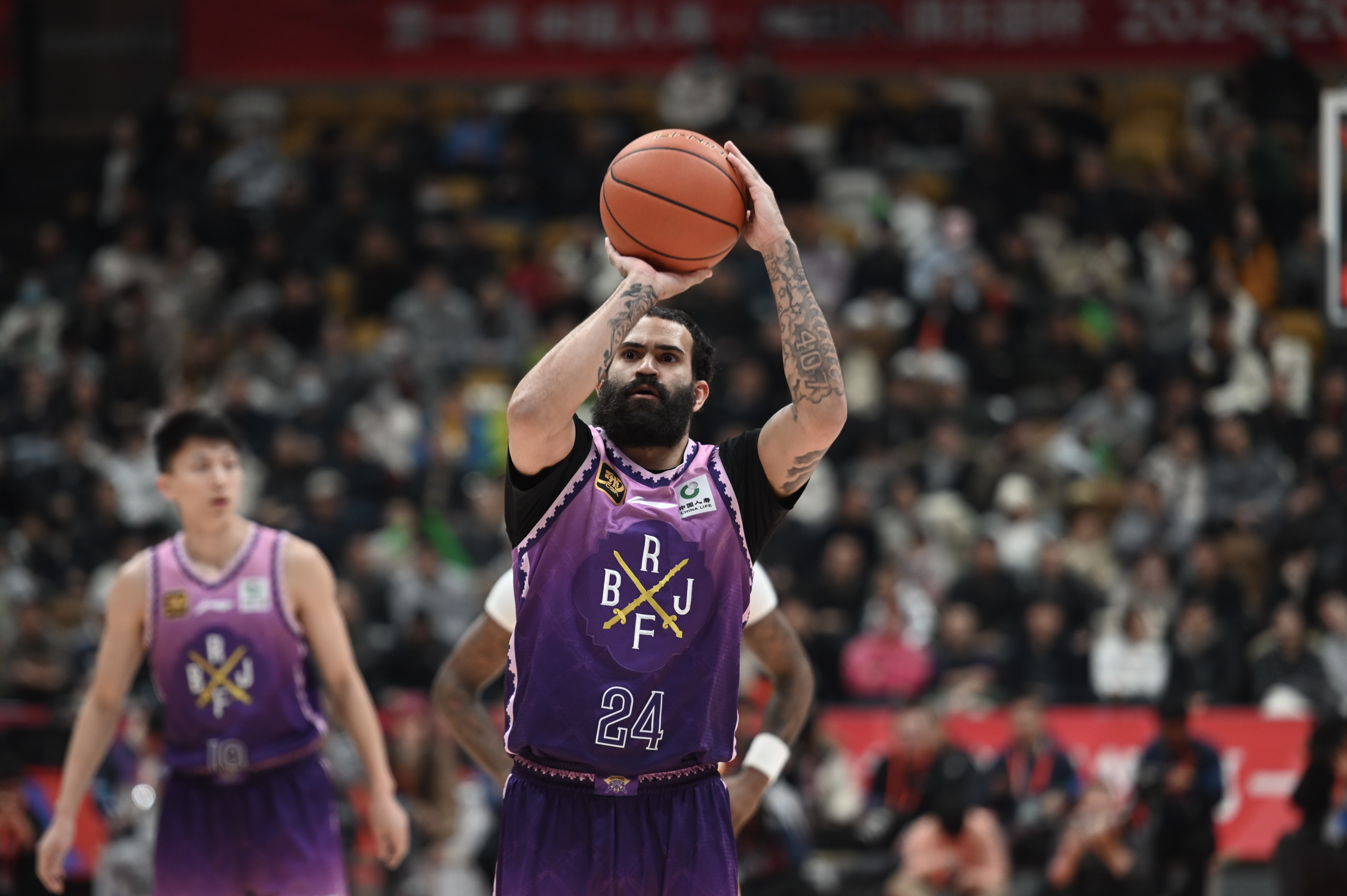 攻筐效率真不错!里勒半场11中7&5罚全中轰下全队最高的19分